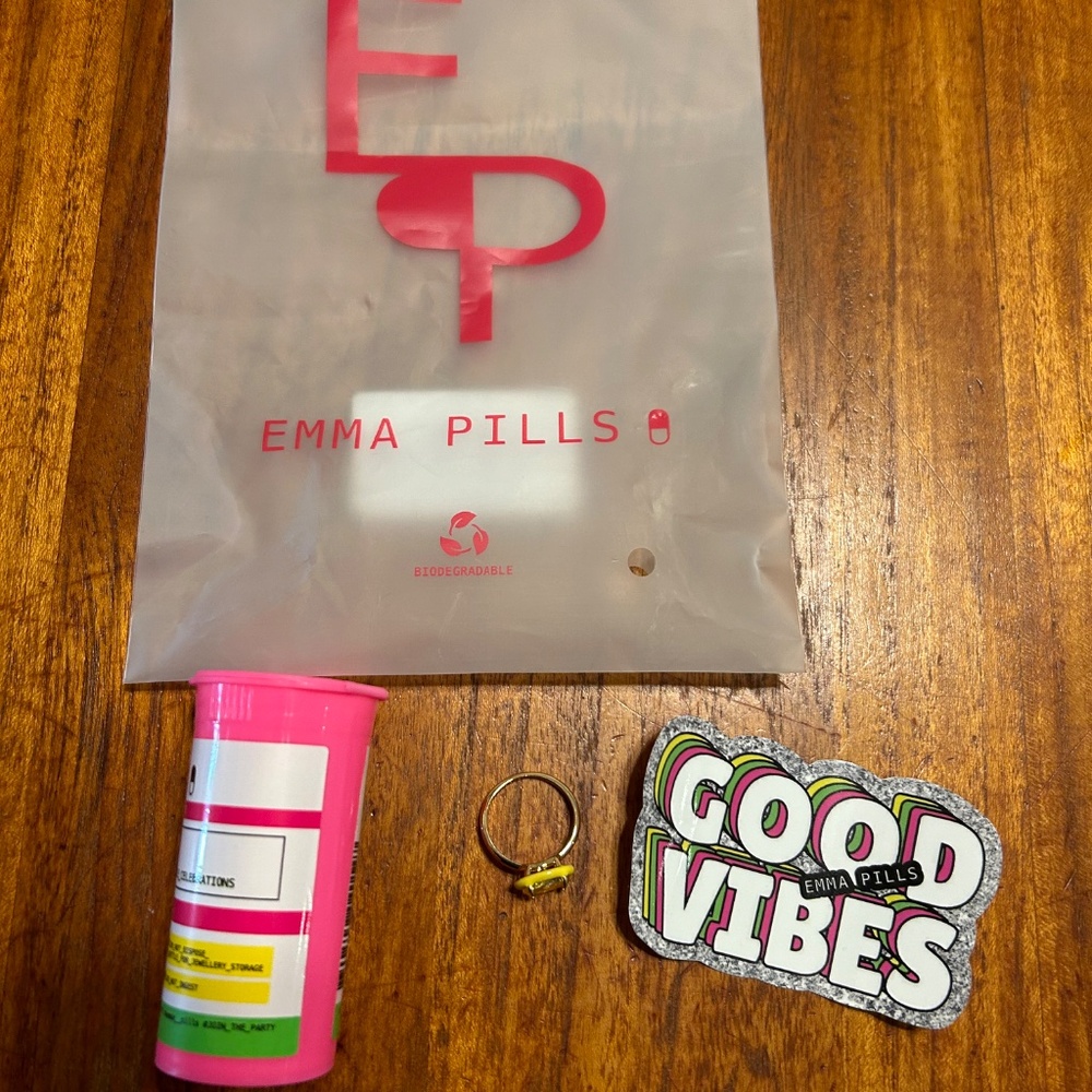 NWT Emma Pills Vacay Ring Yellow $69 Retail